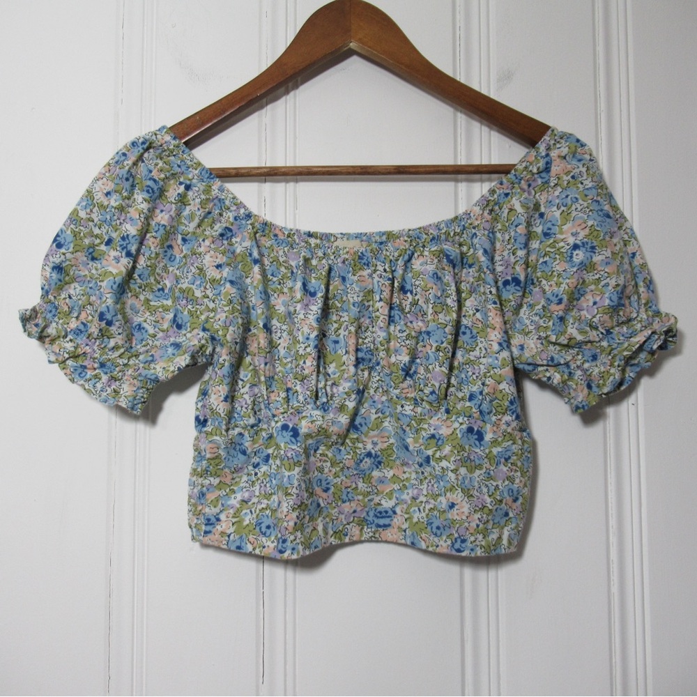 Sim & Sam Puff Sleeve Smocked Floral Crop Top Size Medium